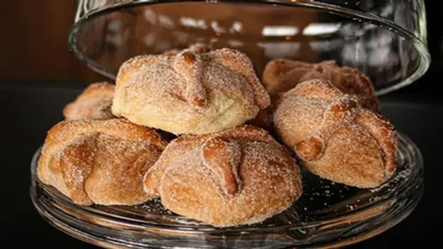 Aún no se asoma el pozole y ya hay pan de muerto en Veracruz 