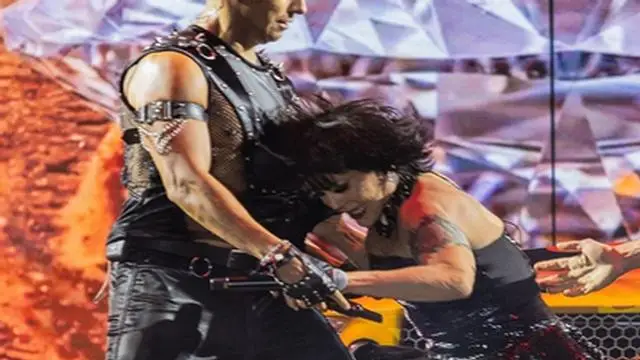 'Se le zafa' la cadera a Alejandra Guzmán en pleno concierto en Veracruz (+video/Fotos)