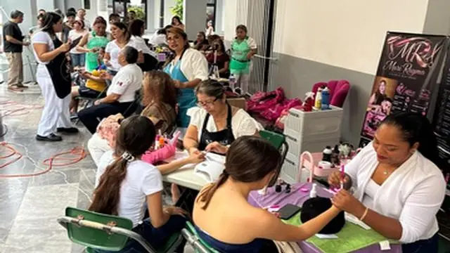 ¡Ponte guap@ y ayuda! Maratón de la Belleza permanecerá hasta las 10 de la noche en el Zócalo de Veracruz