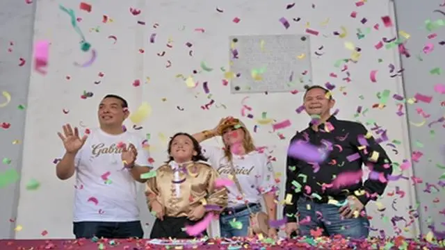Gabriel Arellano se inscribe como candidato a rey infantil del Carnaval de Veracruz 2027 