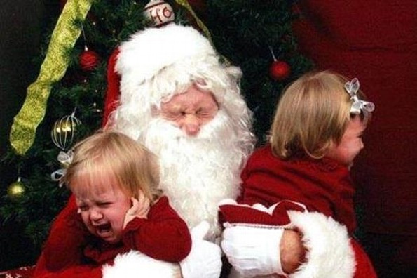 Imágenes que demuestran que no todos los niños quieren a Santa Claus