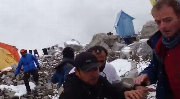 Video de avalancha de nieve en el Everest tras terremoto en Nepal 