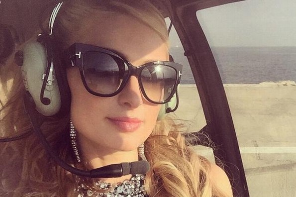 Paris Hilton llega en helicóptero al festival de cine "Cannes"