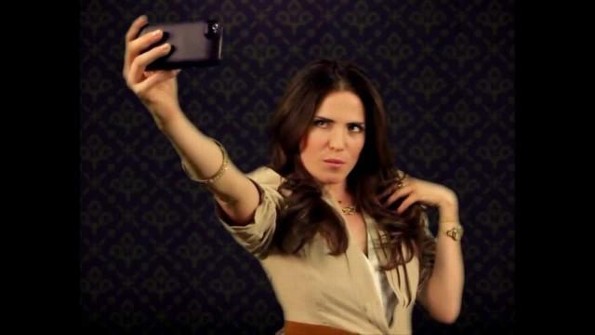 ¡Cuidado! Una mujer se dispara por querer hacer una "Selfie extrema"