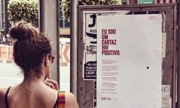 "Soy un cartel VIH positivo" ¡No puedes dejar de verlo! (VIDEO)