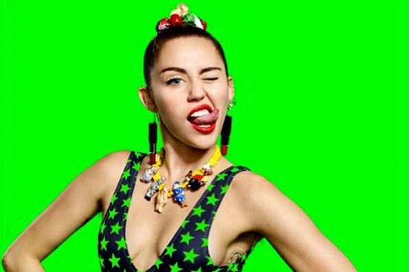 Los vesturios de Miley Cyrus en los VMAs 2015