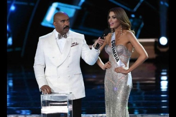 Miss Colombia Se Reúne Con El Presentador Steve Harvey Luego De Su Equivocación Fusión 901 Fm