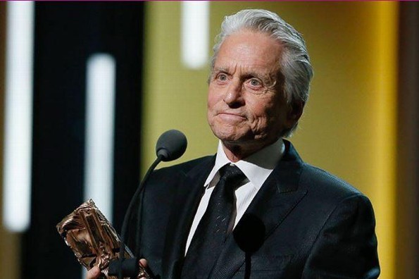 Michael Douglas al borde de la muerte, regresó el cáncer