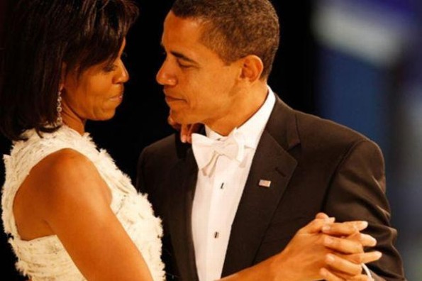 Barack Obama dedica emotivas palabras a su esposa Michelle ¡y rompe en llanto! (VIDEO)