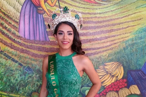 Coronan a Arely Barradas Báez como Miss Earth Úrsulo Galván (FOTOS)