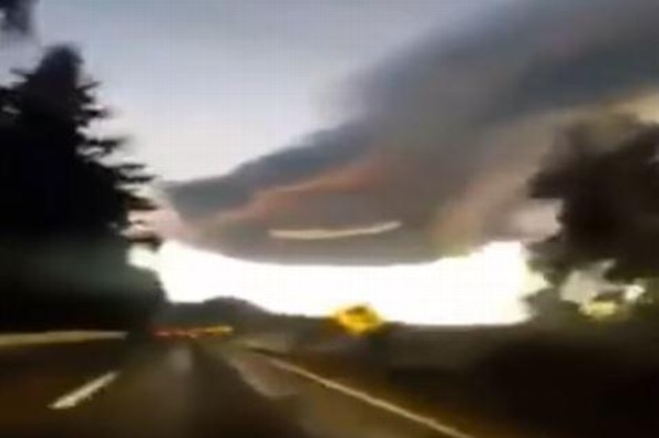 ¡Qué miedo! ¡Extraño fenómeno invade el cielo en Michoacán! (VIDEO)
