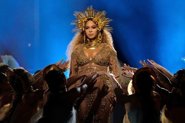 ¡Wow! Beyoncé sorprende con su presentación en los GRAMMYs 2017 (VIDEO)