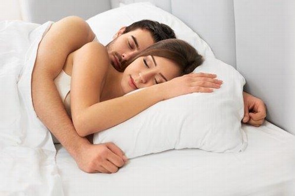 ¿Sabías qué tu posición al dormir determina qué te gusta del sexo? ¡Descúbrelo!