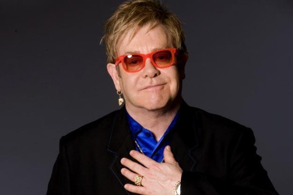 Hospitalizan a Elton John por una infección "potencialmente mortal"