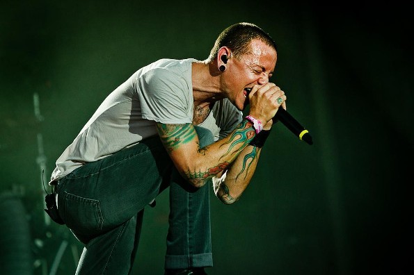 Se suicida Chester Bennington, vocalista de Linkin Park (+VIDEO)