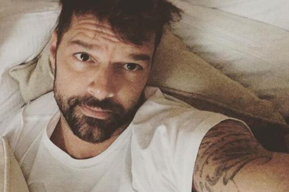 Ricky Martin divide opiniones tras mostrar su trasero al desnudo (+FOTOS)