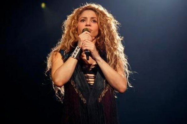 Critican a Shakira por recurrir al playback debido a problemas de voz (+VIDEO)