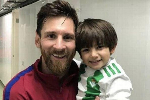 Así fue la tierna reacción de Messi al conocer al hijo de Andrés Guardado (+VIDEO)