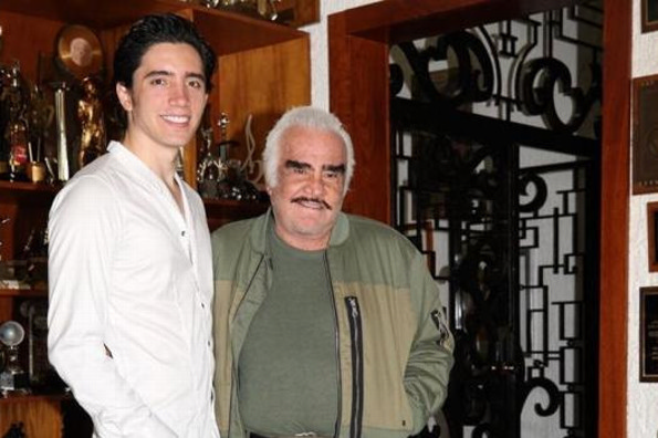 Vicente Fernández producirá el disco de su nieto Alejandro Fernández Jr (+VIDEO)
