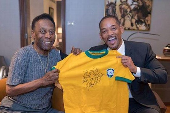 Will Smith recibe autógrafo de Pelé (VIDEO+FOTO)