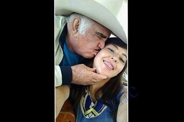Circulan polémicas fotografías de Vicente Fernández besando a una jovencita (+FOTOS)