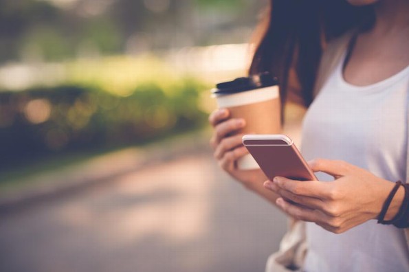 Estudio recomienda limitar el uso del celular ¡por riesgos a la salud!