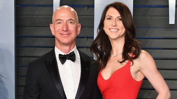 Revelan que Jeff Bezos, el hombre más rico del mundo, se divorció por infiel
