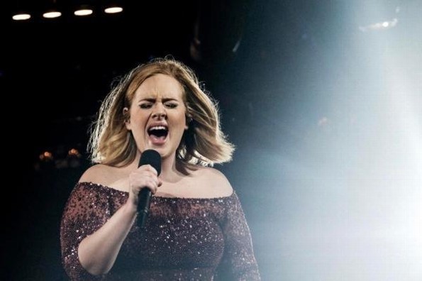 Adele podría perder la mitad de su fortuna tras divorcio 