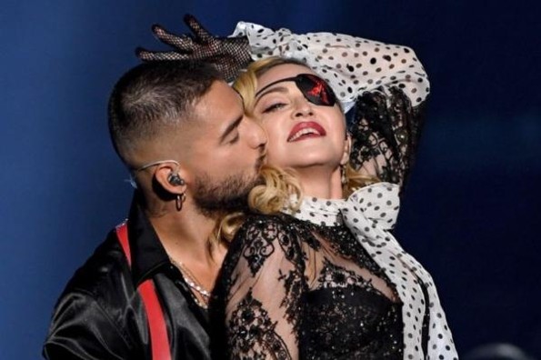 Madonna cae a los pies de Maluma en los Billboard con ´Medellín´ #VIDEO
