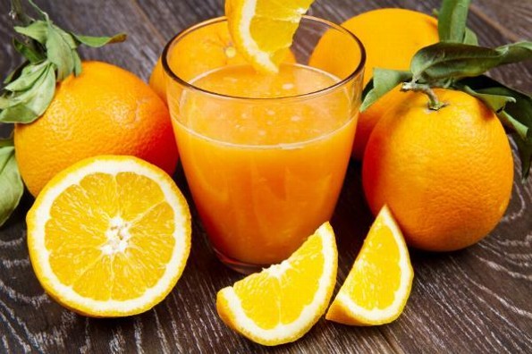 ¿Es recomendable tomar mucho jugo de naranja? 