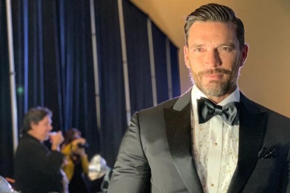 ¡Julián Gil se rapó! #FOTO