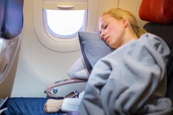 Cuatro consejos para poder dormir en un vuelo 