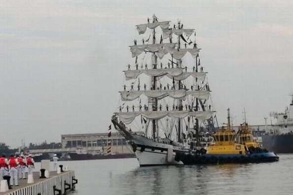 Llega a Veracruz el buque escuela Simón Bolívar de Venezuela