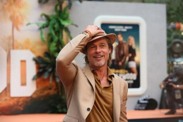 Fan viajó 300 KM para ver a Brad Pitt en México