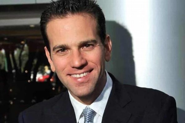 Se va de Televisa el periodista Carlos Loret 