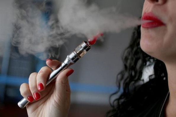 Estudio revela que el uso de cigarros electrónicos podría causar infertilidad en mujeres 