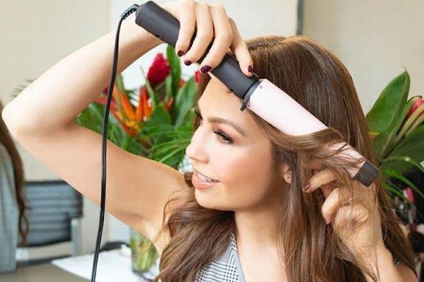 Auch! Thalía sufre quemadura en el rostro por querer lucir hermosa