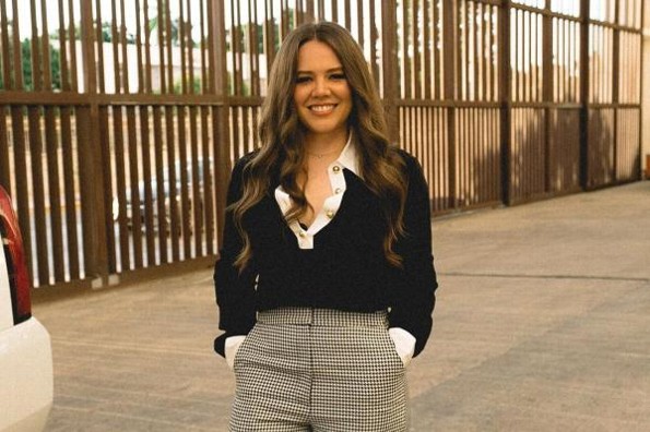 Joy Huerta enamora en redes sociales al cantarle a su pequeña hija #VIDEO