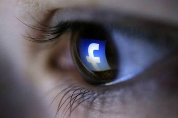 Facebook usa la cámara mientras revisas el muro en los iPhones #VIDEO