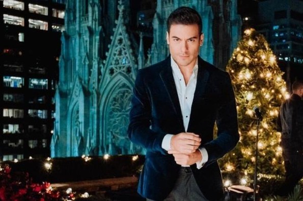 Carlos Rivera apoya a Yuridia tras anunciar que padece fobia social #VIDEO