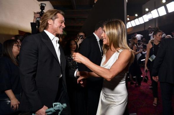 Jennifer Aniston y Brad Pitt celebran sus triunfos en los #SAGAwards #VIDEO