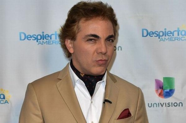 Ex de Cristian Castro lo enfrenta con su novia en la calle #VIDEO