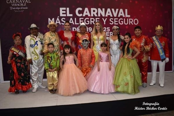 Presentan a la Corte Real electa del Carnaval de Veracruz 2020    