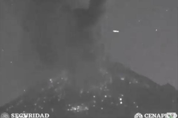 Registran supuesto avistamiento de OVNI sobre el Popocatépetl #VIDEO