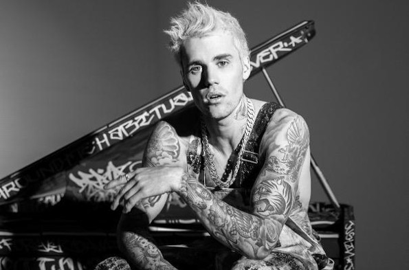 Justin Bieber presenta  Justin Bieber presenta