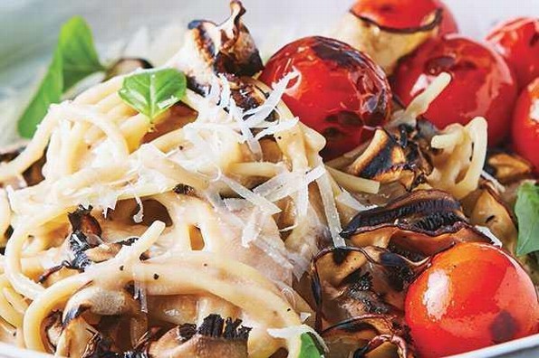 Cocinemos hoy: Espagueti con champiñones y jitomate