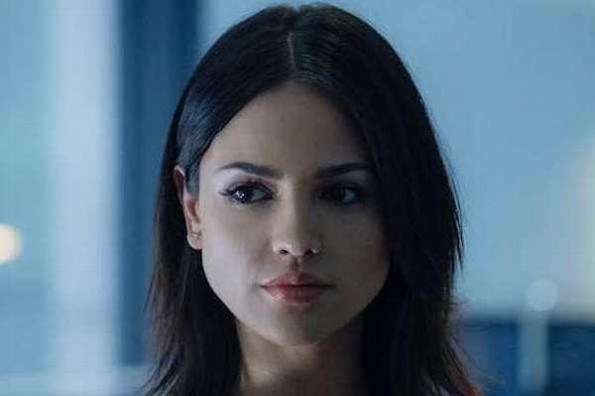 Eiza González responde a haters tras lanzar fuerte crítica a AMLO 