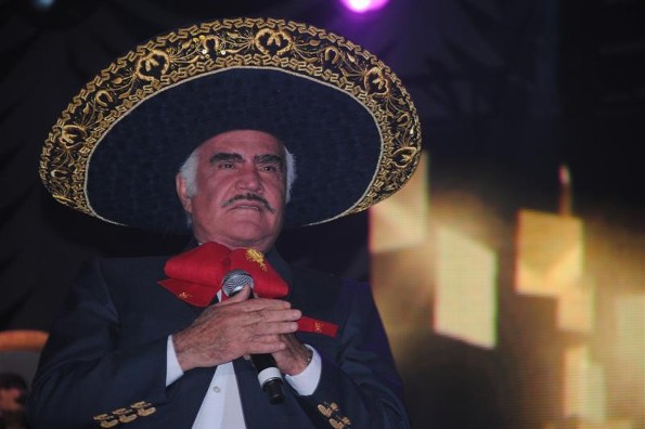 Vicente Fernández en cuarentena por coronavirus, revela su hijo