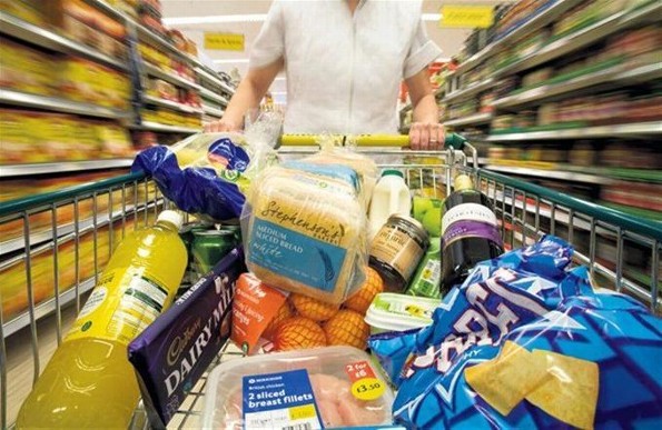 Así debes lavar y desinfectar las compras del supermercado