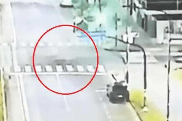 Fantasma deambula por las solitarias calles de Argentina (+video)